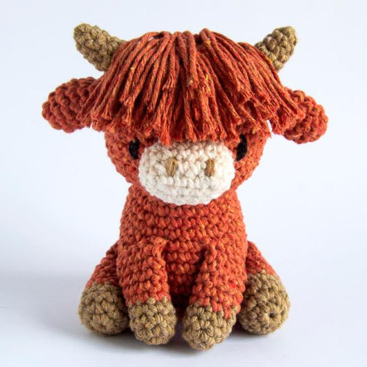 Amigurumi Crochet DIY Kit - Highland Cow Aiden - Hooked